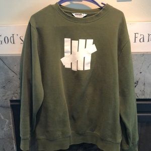 XL undefeated crew neck sweatshirt